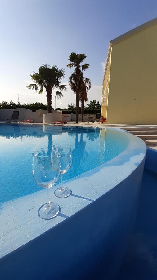 Villa Elke Maria With Overflow Pool And Hydromassage Novigrad (Istria) Exterior foto