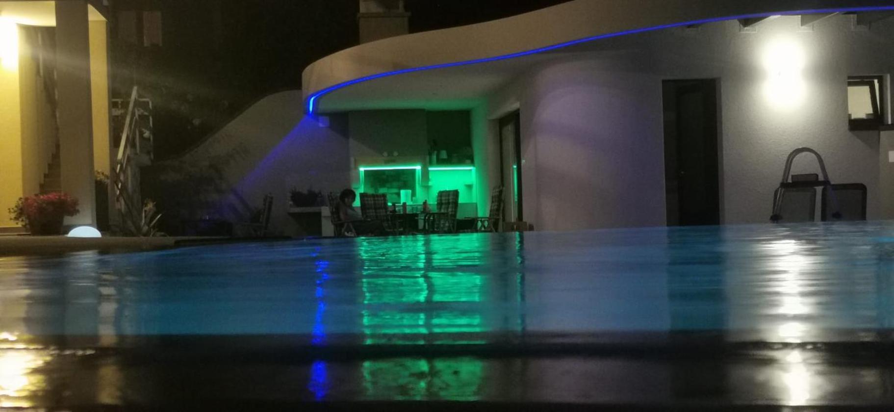 Villa Elke Maria With Overflow Pool And Hydromassage Novigrad (Istria) Exterior foto